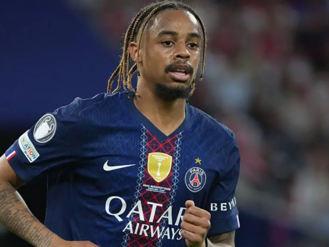 Liverpool preparing opening bid for PSG’s Barcola