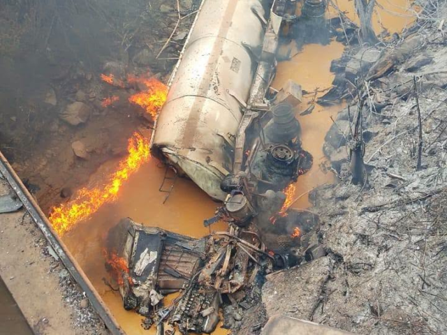 Police divert traffic after crash blocks Accra-Kumasi Highway at Birimso Bridge