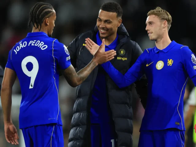 Palmer-Pedro magic helps Chelsea hold off Fulham in Alonso's EPL debut