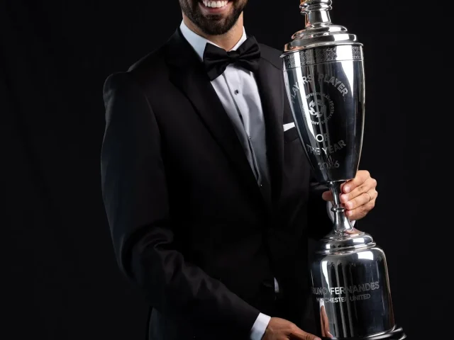 Bruno Fernandes named PFA men's player of the year