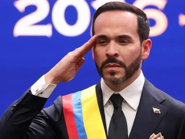 US offers $1bn to Colombia on new right-wing president’s first day of office