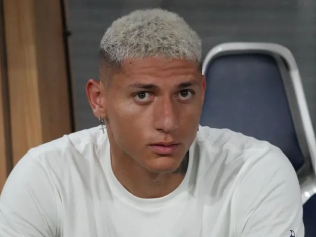 ‘Sometimes he wants to leave’ – De Zerbi on Richarlison’s Spurs future