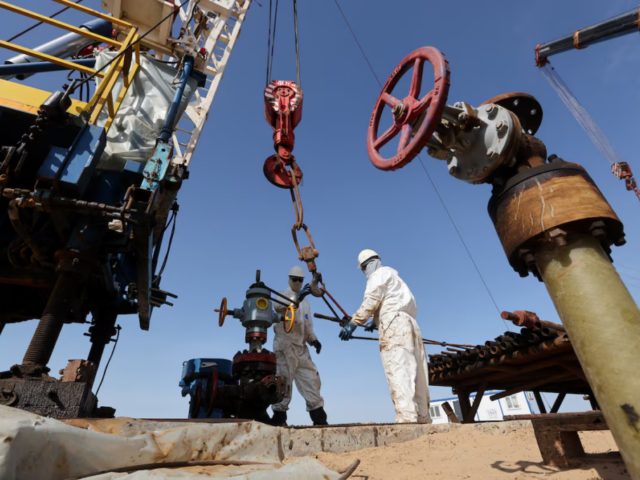 Oil rises on uncertainty over reopening of Hormuz