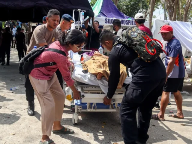Rescuers search for survivors of powerful Indonesia earthquake