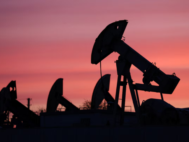 Oil slumps on hopes of Iran deal, yen spikes suddenly after intervention