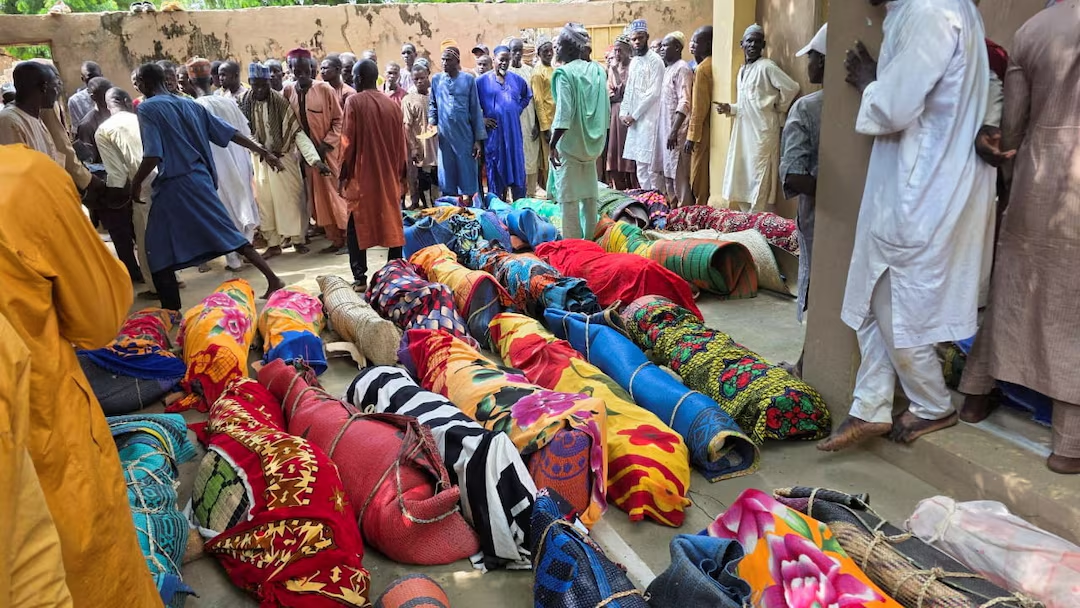At least 50 killed, mostly children, as overloaded boat capsizes in Nigeria