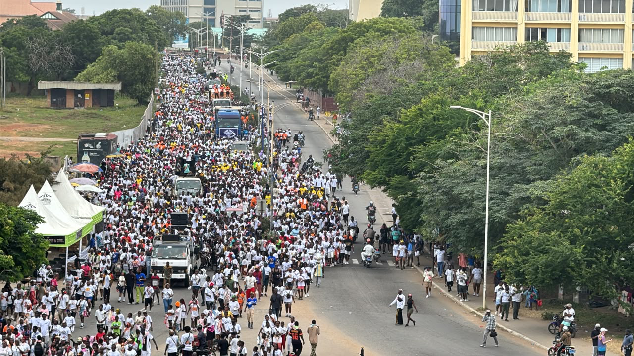 Massive crowd turns out for Brock Royal Family’s Osu Duku Walk