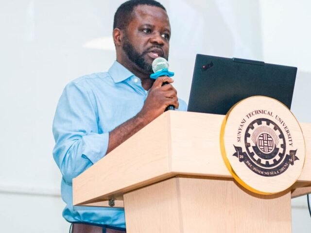 STU Lecture Equips Researchers with Strategies for Stronger Academic Papers