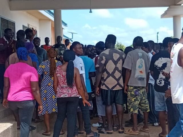 UER: Residents besiege Talensi District Assembly over frequent blackouts; refuse to pay bills