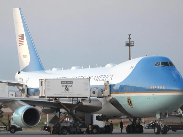 Members of Trump’s cabinet remained on decoy plane, after president’s quiet exit