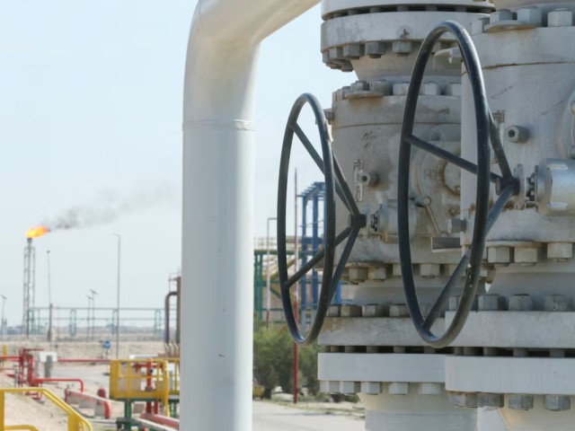 Oil set for second weekly rise as unsettled US-Iran war crimps supply
