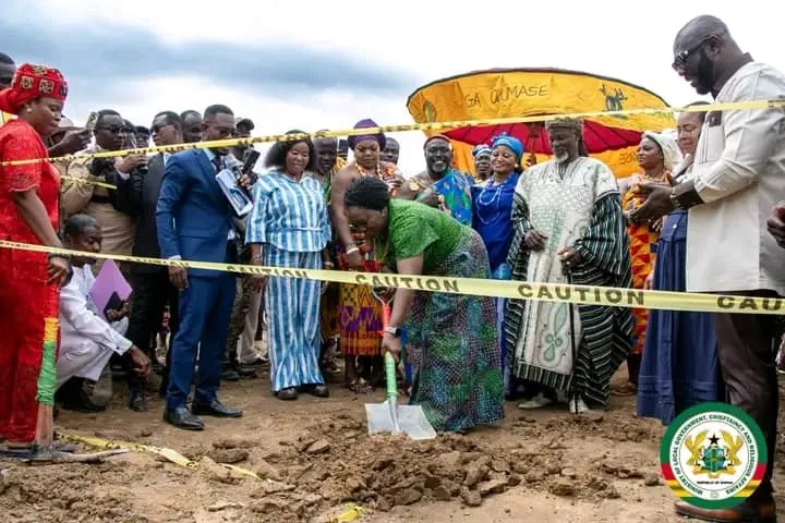 Deputy Local Gov’t Minister cuts sod for construction of Ga Odumase Market