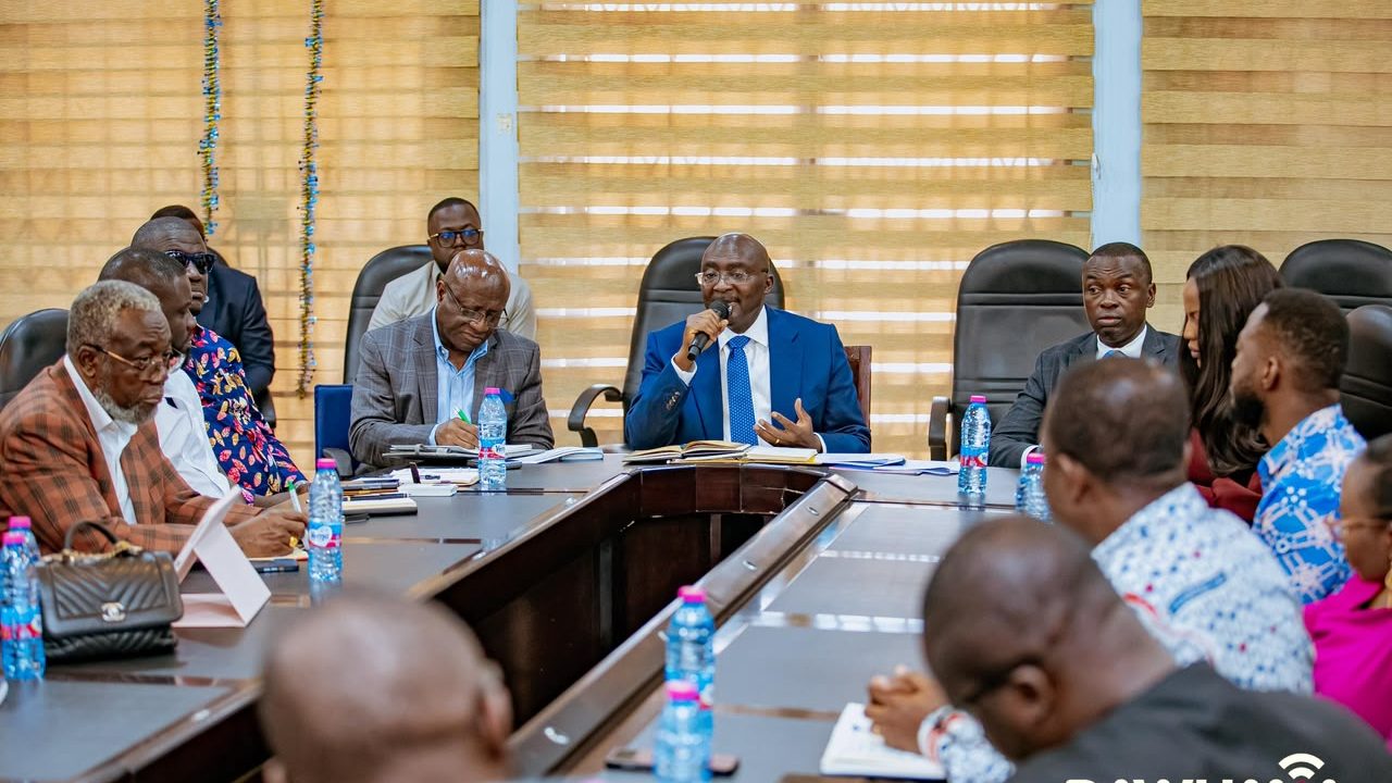 Bawumia engages Ghana Medical Association on health workforce and licensing concerns