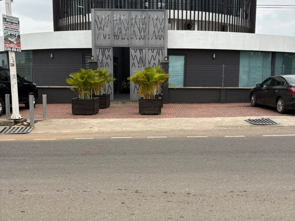 The round house in Abelemkpe, Accra