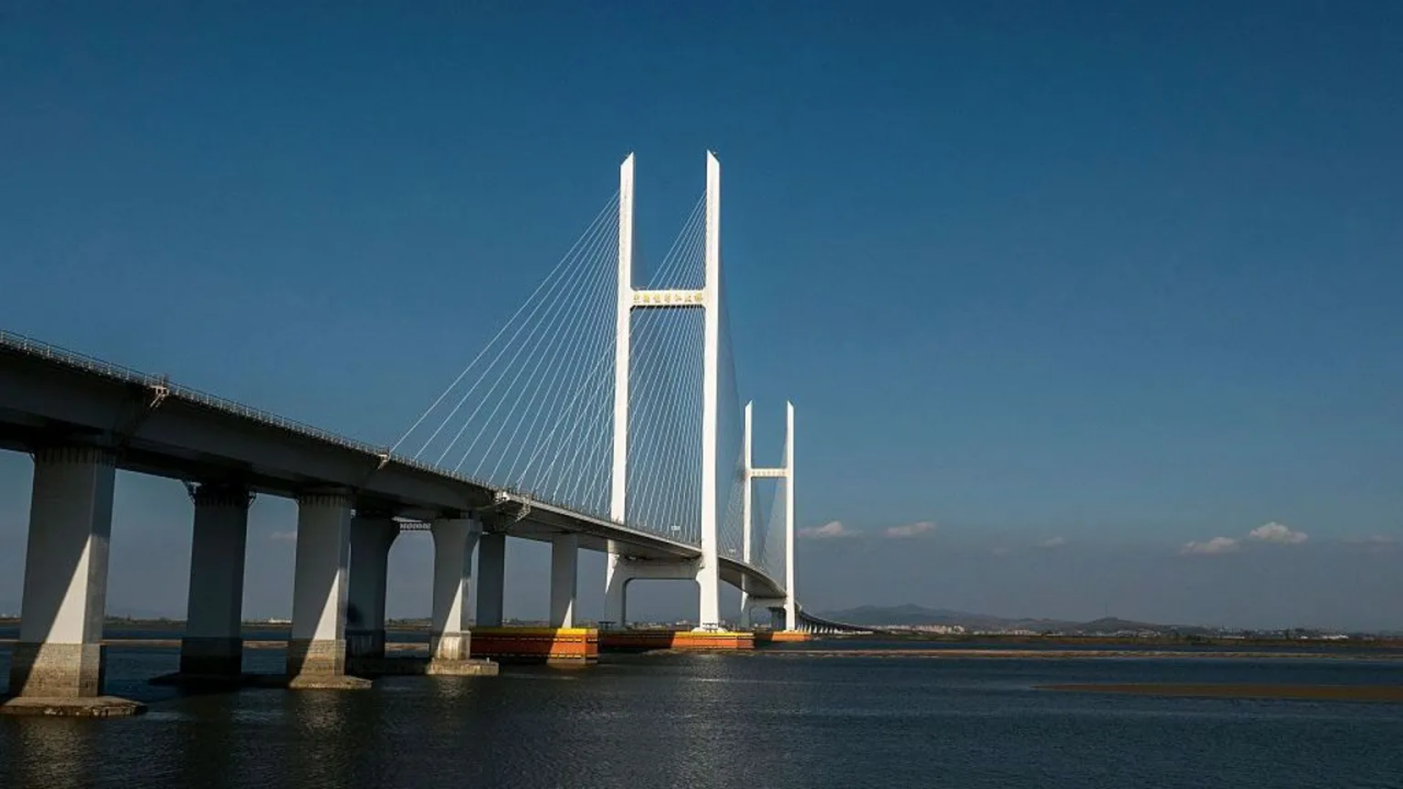 North Korea and China open new bridge after 12-year delay