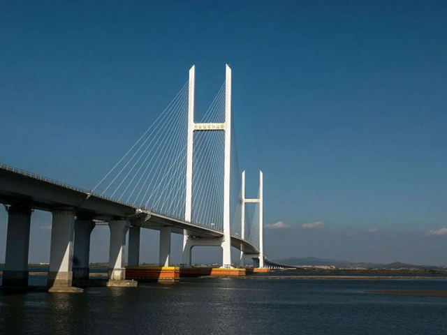North Korea and China open new bridge after 12-year delay