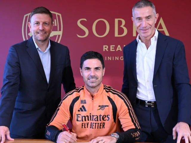 Arteta signs new contract with champions Arsenal