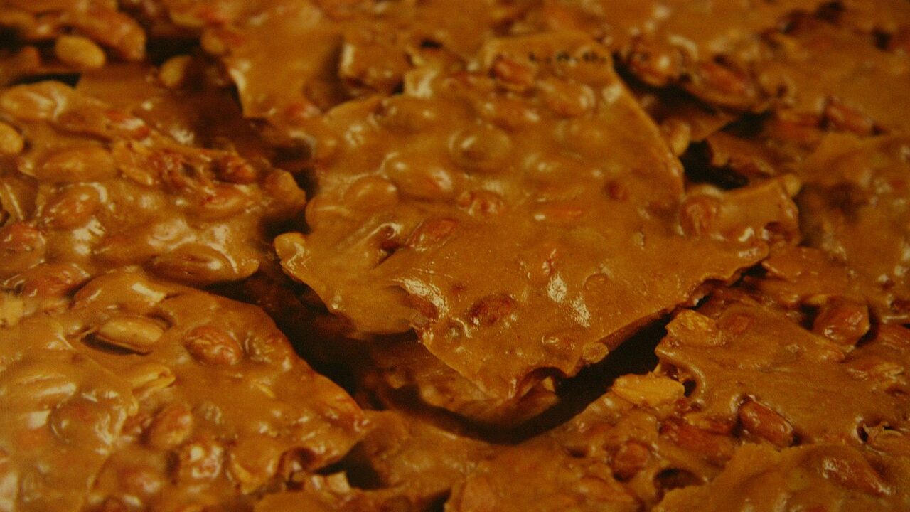 Peanut brittle