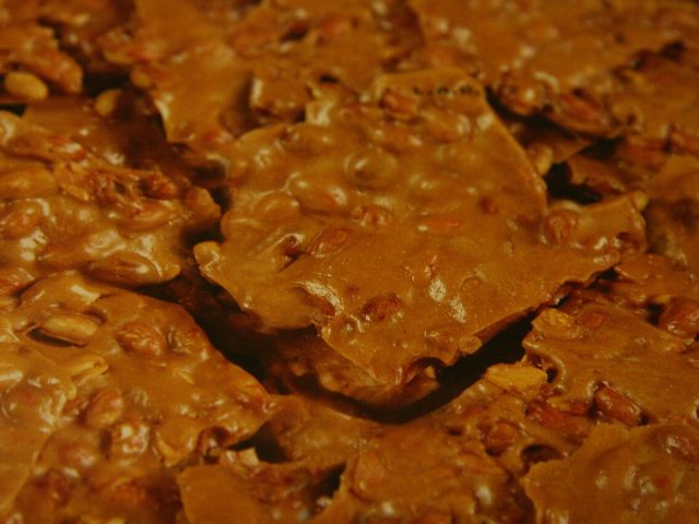 Peanut brittle