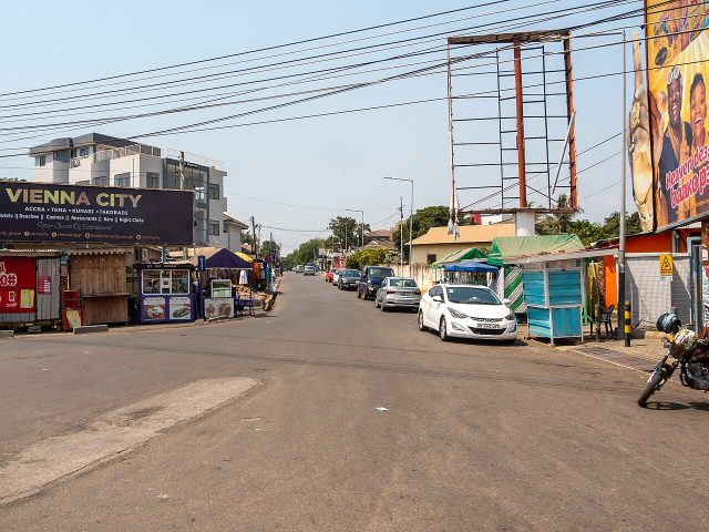 Street scene on Oxford Street in Osu, Accra