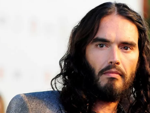 Russell Brand was a ‘sexual predator’, prosecution alleges as rape trial begins