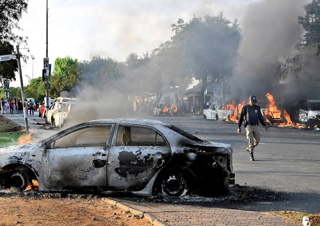 South Africa withdraws asylum directive after anti-migrant violence