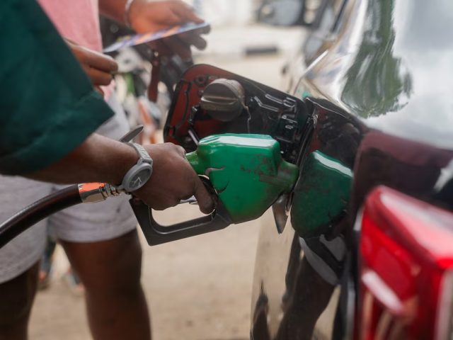 Trump faces growing backlash over plans to import diesel from Russia